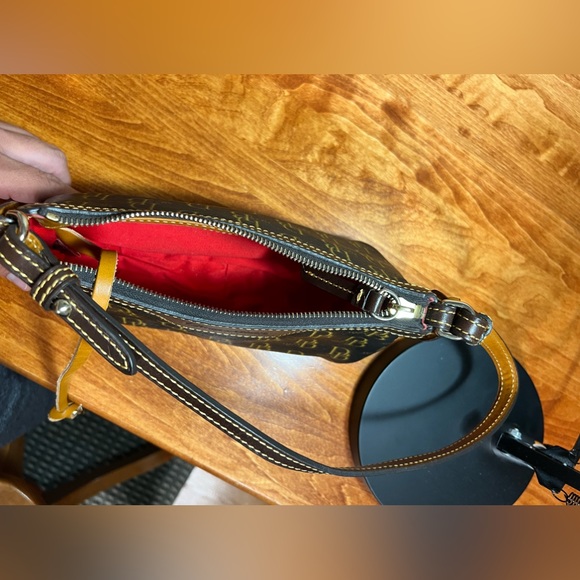 LIKE NEW - Dooney and Bourke Signature 1975 Patty Pouchette Demi Bag - Picture 7 of 9